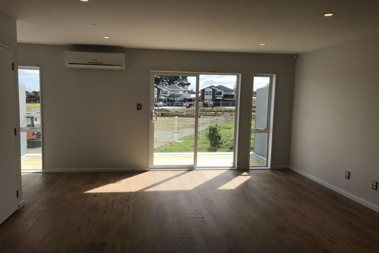 Photo of property in 13 Meritage Lane, Te Atatu South, Auckland, 0610