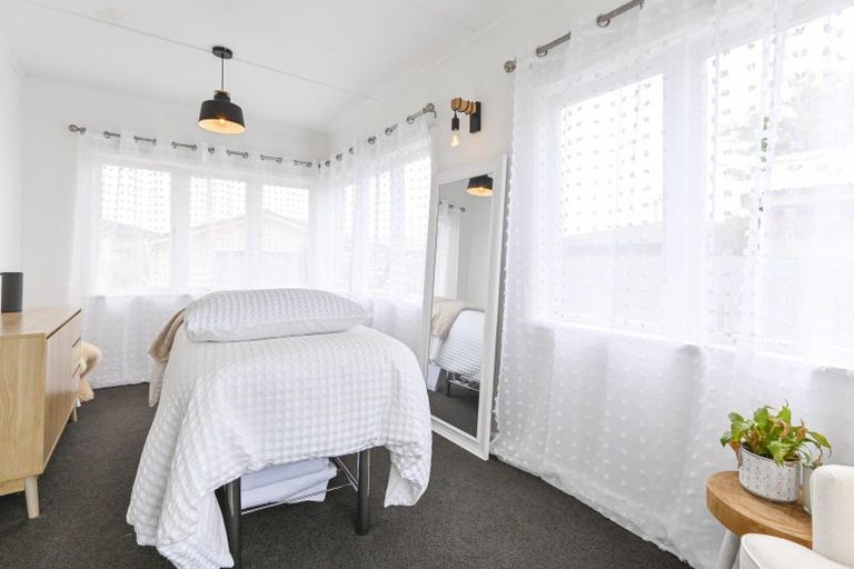 Photo of property in 433 Dalcross Street, Mayfair, Hastings, 4122