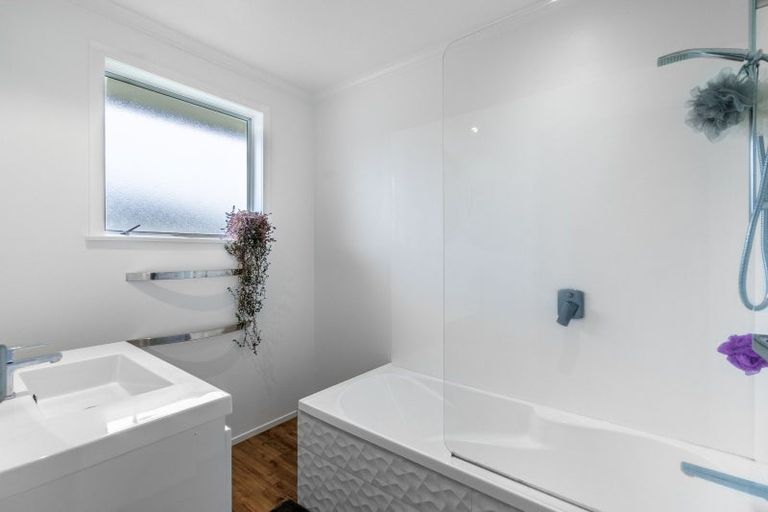 Photo of property in 10 Great North Road, Winton, 9720