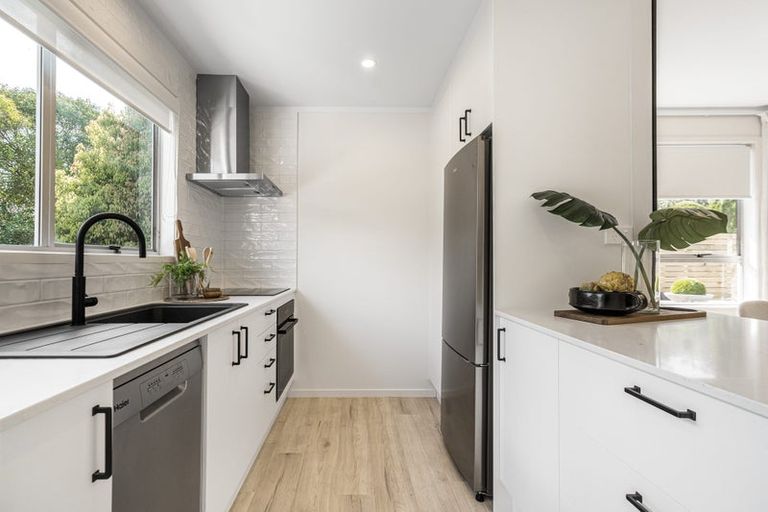 Photo of property in 23 Contessa Drive, Glenfield, Auckland, 0629