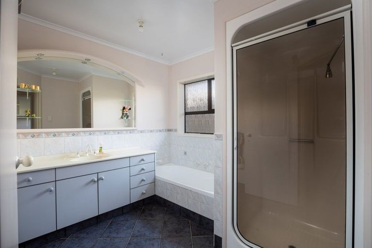 Photo of property in 167 Heta Road, Highlands Park, New Plymouth, 4312