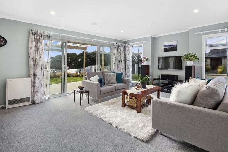 Photo of property in 12 Ken Douglas Drive, Aotea, Porirua, 5024