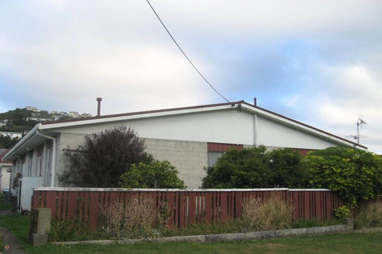 Photo of property in 1/7 Fernlea Avenue, Karori, Wellington, 6012