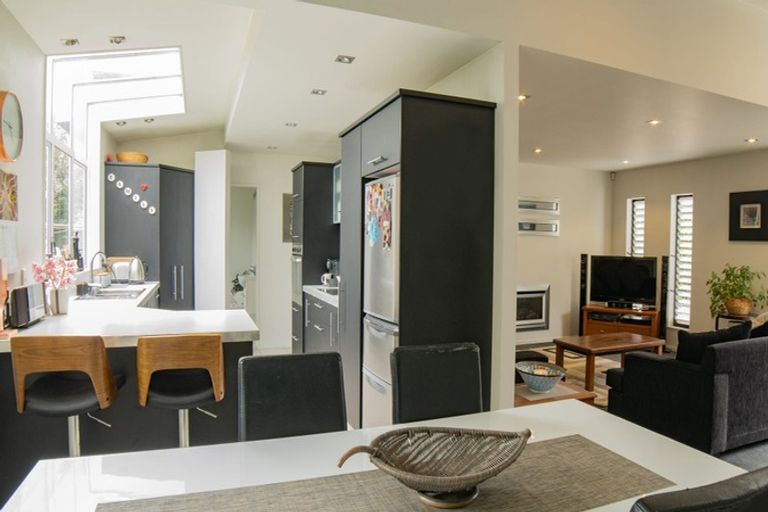 Photo of property in 13a Graham Avenue, Te Atatu Peninsula, Auckland, 0610