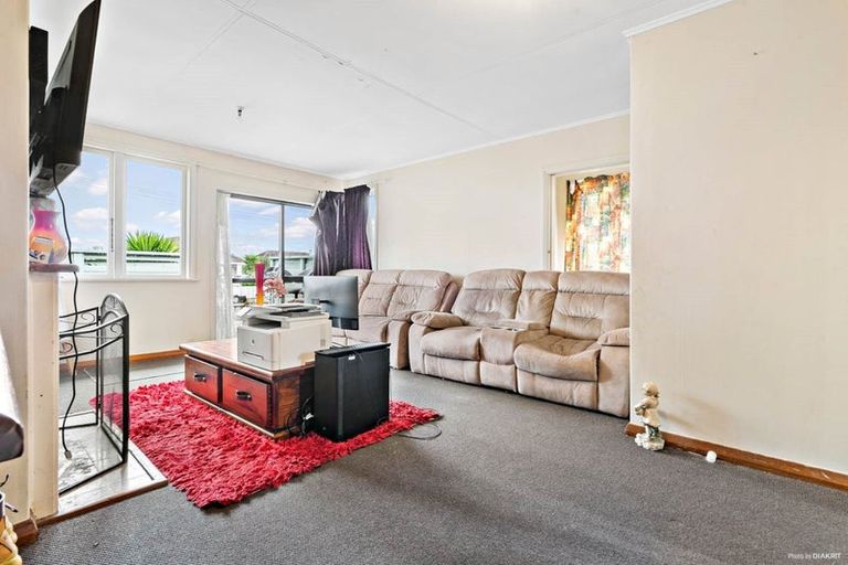 Photo of property in 18 Arimu Road, Papakura, 2110