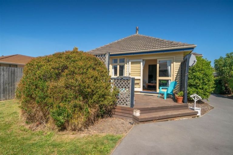 Photo of property in 69 Winters Road, Redwood, Christchurch, 8051