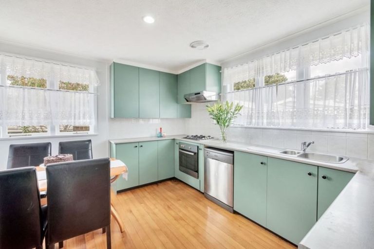 Photo of property in 120 Mahia Road, Manurewa, Auckland, 2102