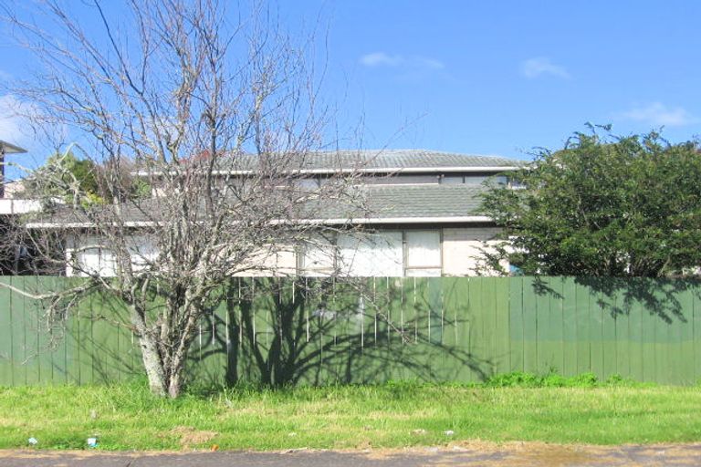 Photo of property in 22 Coburg Street, Henderson, Auckland, 0612