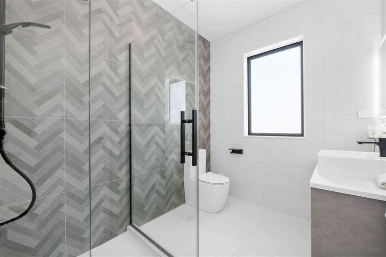 Photo of property in 103 Ennis Avenue, Pakuranga Heights, Auckland, 2010