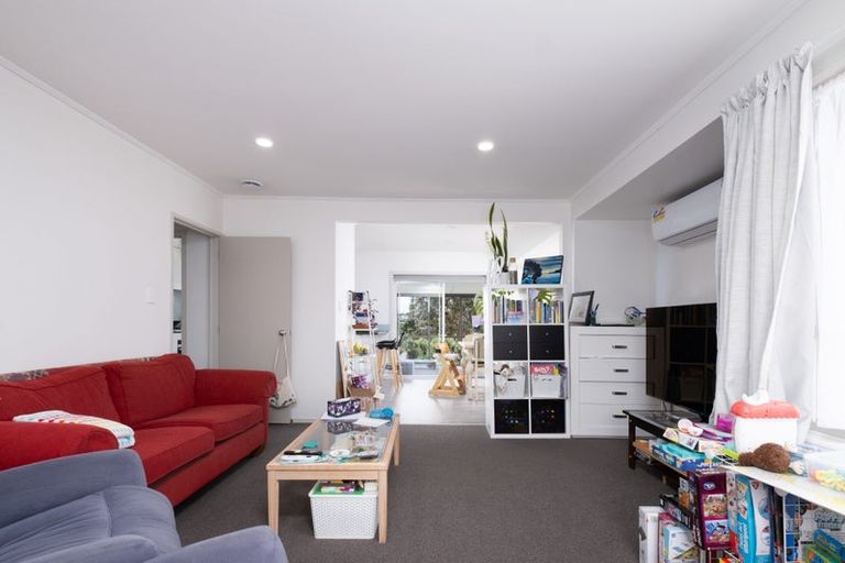 Photo of property in 32 Marlborough Avenue, Glenfield, Auckland, 0629