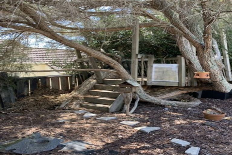 Photo of property in 22 Botany Road, Howick, Auckland, 2010