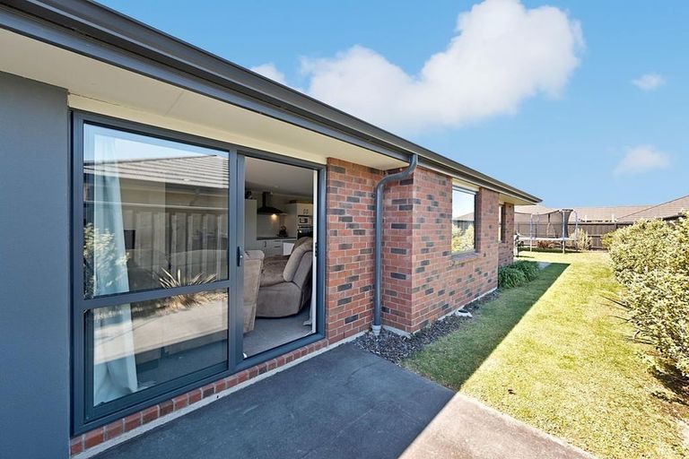 Photo of property in 66 Shillingford Boulevard, Rolleston, 7615