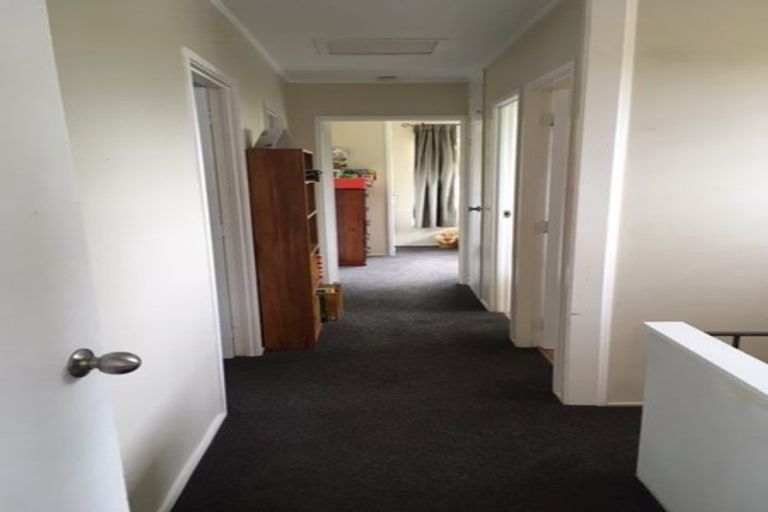 Photo of property in 1/29 Ridgewood Crescent, Birkenhead, Auckland, 0626