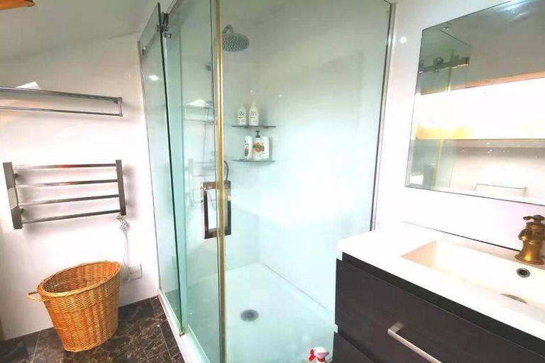 Photo of property in 64 Bleakhouse Road, Bucklands Beach, Auckland, 2014