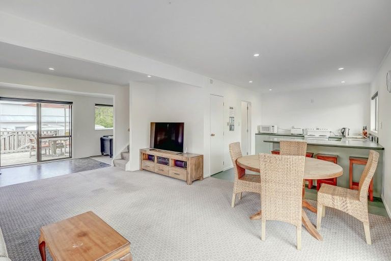 Photo of property in 18a Captain Cook Road, Cooks Beach, Whitianga, 3591