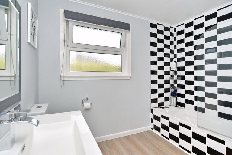 Photo of property in 19 Buckleys Road, Rangiora, 7400