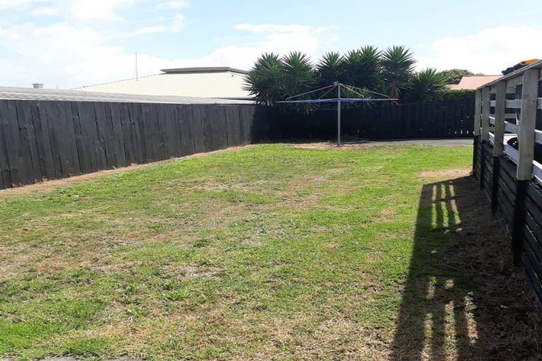 Photo of property in 21 Churchill Terrace, Waiuku, 2123