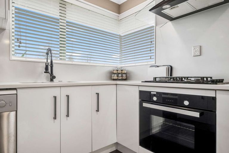 Photo of property in 16 Antrim Place, Nawton, Hamilton, 3200