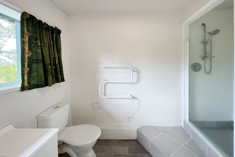 Photo of property in 13 Dunraven Place, Torbay, Auckland, 0630