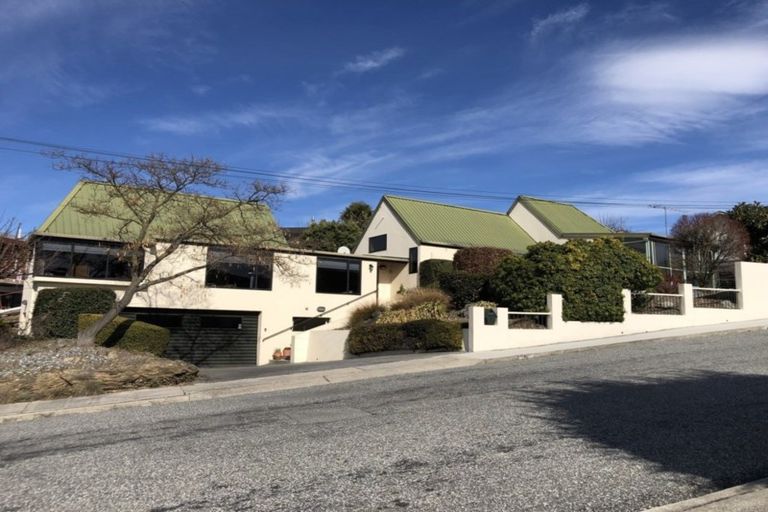 Photo of property in 1 Athenry Road, Bridge Hill, Alexandra, 9320