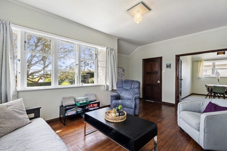 Photo of property in 325 Lake Road, Hauraki, Auckland, 0622