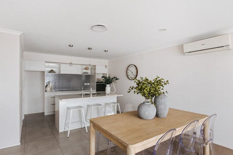 Photo of property in 16 Selliera Place, Papamoa Beach, Papamoa, 3118