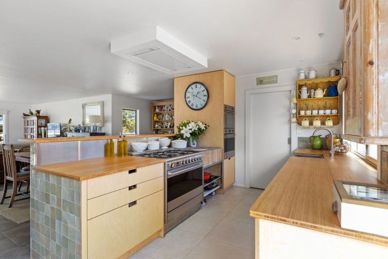 Photo of property in 132 Blue Pacific Parade, Riversdale Beach, Masterton, 5872