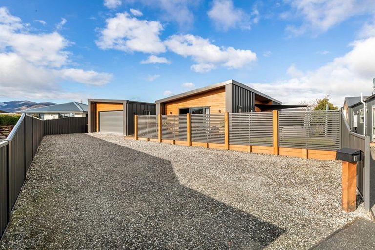 Photo of property in 11 Magnetic Place, Cromwell, 9310