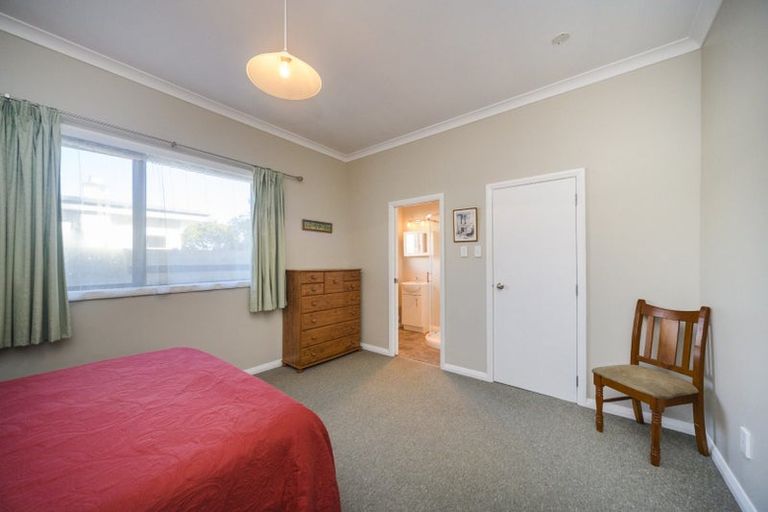 Photo of property in 558 Ferguson Street, Terrace End, Palmerston North, 4410