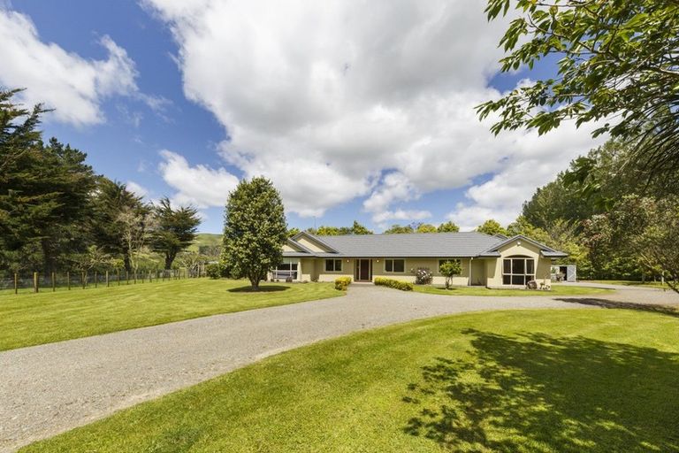 Photo of property in 29 Ngahere Park Road, Turitea, Palmerston North, 4472