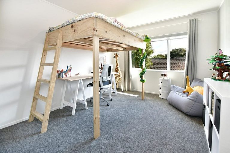 Photo of property in 28 Alec Craig Way, Gulf Harbour, Whangaparaoa, 0930