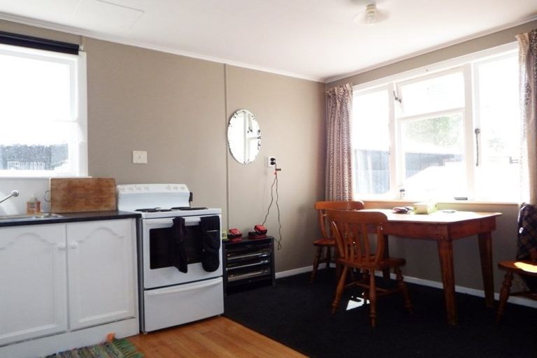 Photo of property in 5 Fergusson Street, Marton, 4710