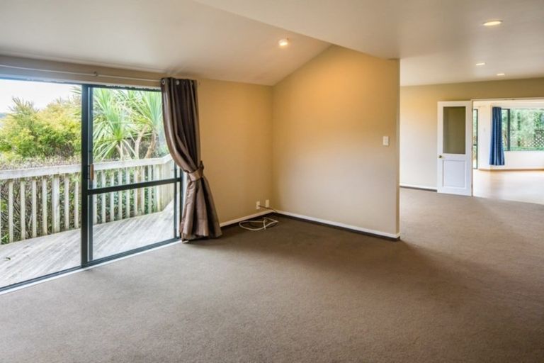 Photo of property in 55 Halladale Road, Papakowhai, Porirua, 5024