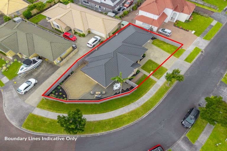 Photo of property in 19 Montecito Place, Golflands, Auckland, 2013