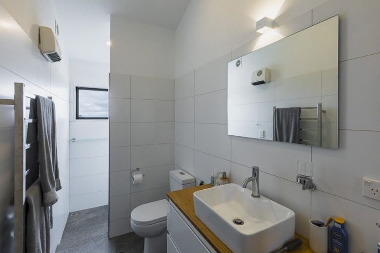 Photo of property in 12 Cobden Crescent, Bluff Hill, Napier, 4110