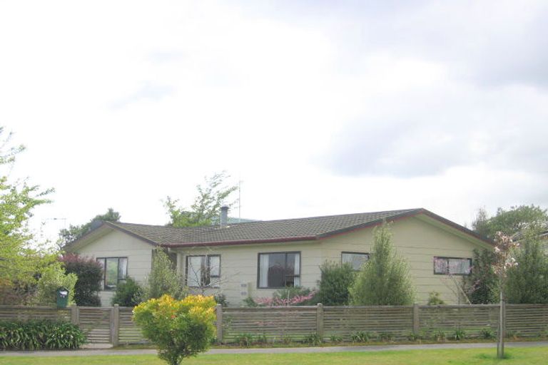 Photo of property in 54 Grace Crescent, Richmond Heights, Taupo, 3330
