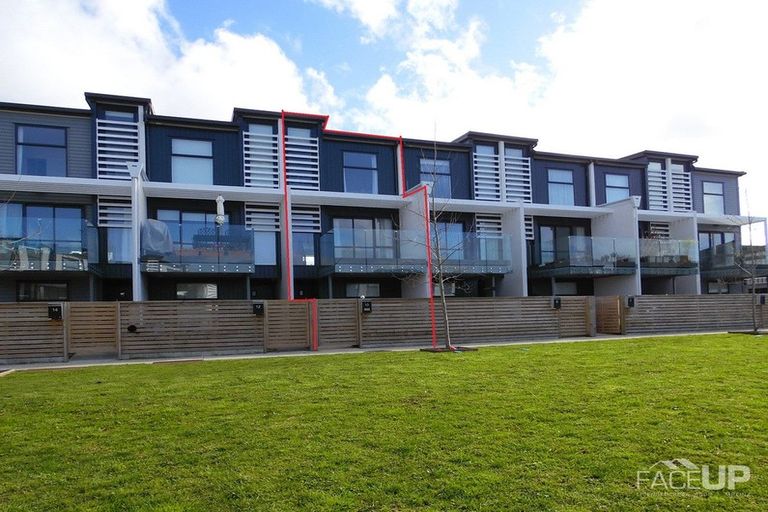 Photo of property in 10 Carder Court, Hobsonville, Auckland, 0618