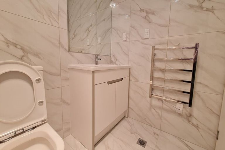 Photo of property in 20b Crestview Rise, Papakura, 2110