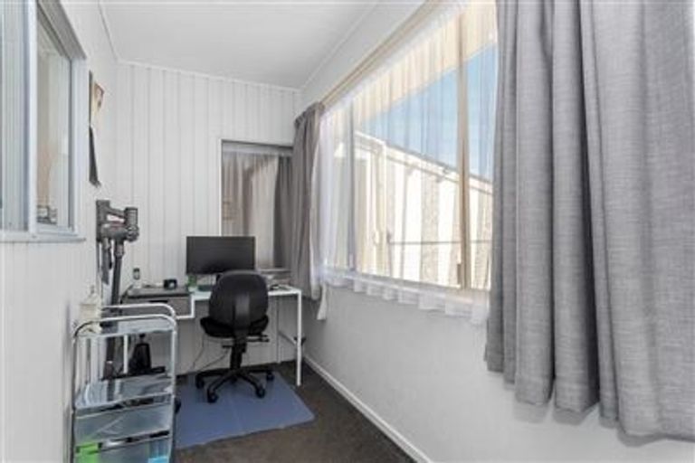 Photo of property in 1 Linklater Avenue, Bellevue, Tauranga, 3110