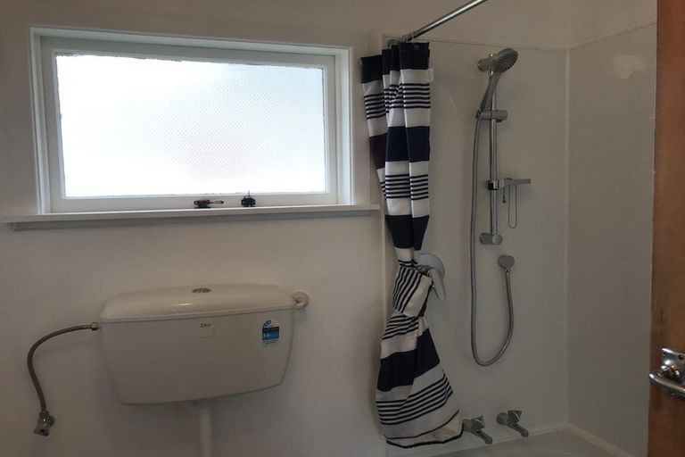 Photo of property in 1/23 Dallinghoe Crescent, Milford, Auckland, 0620