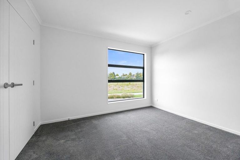Photo of property in 117 Otuwairoa Esplanade, Opaheke, 2113