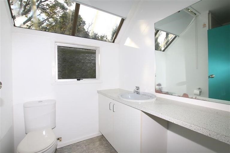 Photo of property in 2/58 Park Road, Glenfield, Auckland, 0629