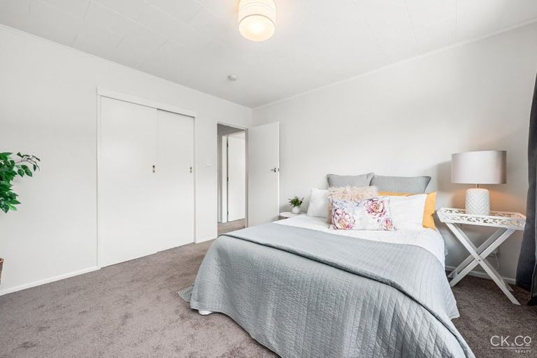 Photo of property in 1/31 Gemstone Drive, Birchville, Upper Hutt, 5018