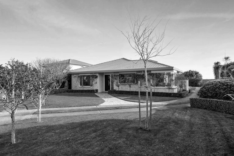 Photo of property in 6 Edna Wills Place, Hawera, 4610