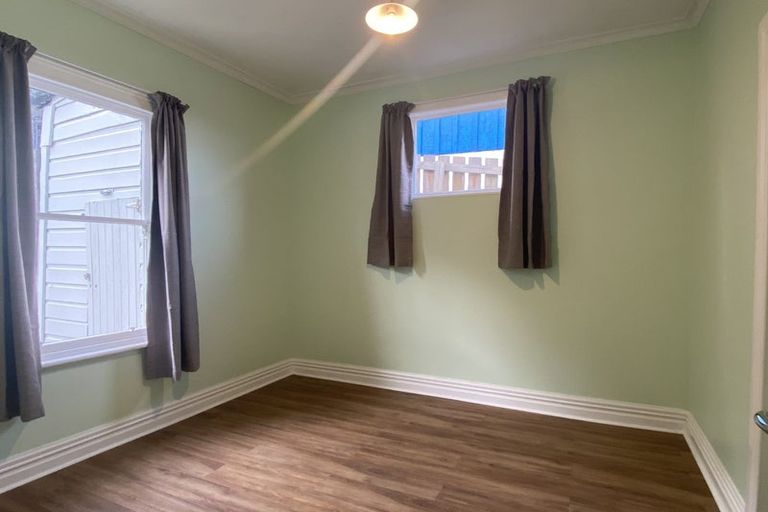 Photo of property in 8 Thomson Street, Lookout Point, Dunedin, 9011