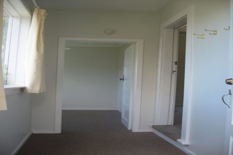 Photo of property in 3-5 Knoll Street, Island Bay, Wellington, 6023