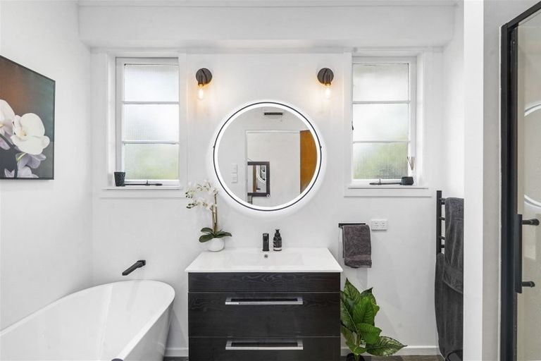 Photo of property in 302 Cambridge Road, Hillcrest, Hamilton, 3216