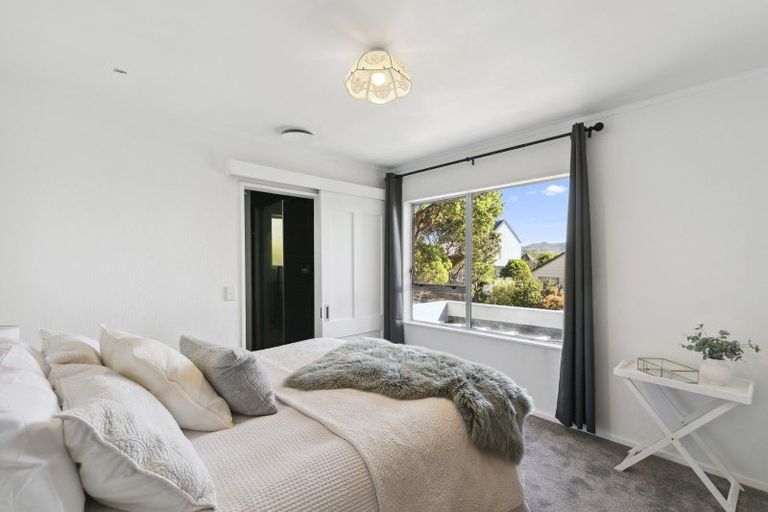 Photo of property in 7 Guadeloupe Crescent, Grenada Village, Wellington, 6037