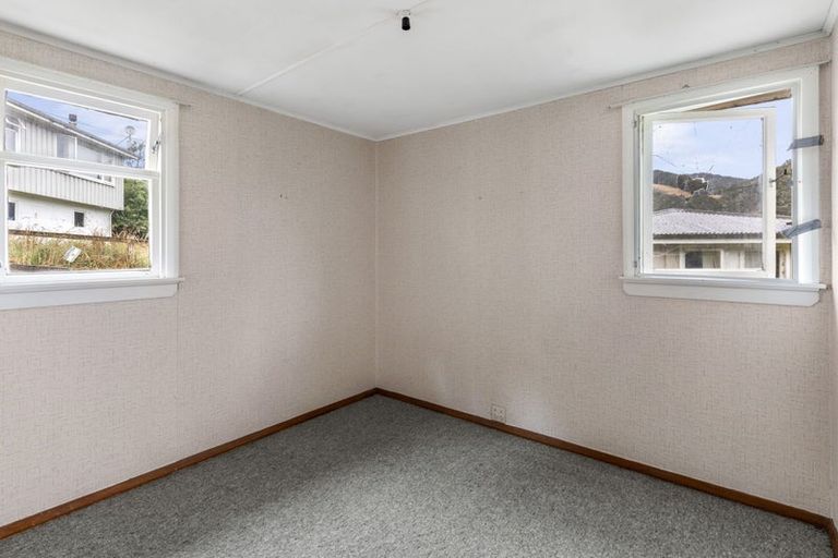 Photo of property in 19 Tui Terrace, Waipori Falls, Outram, 9073