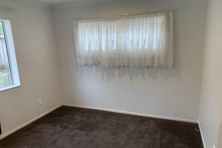 Photo of property in 6 Tacitus Place, Totara Vale, Auckland, 0629